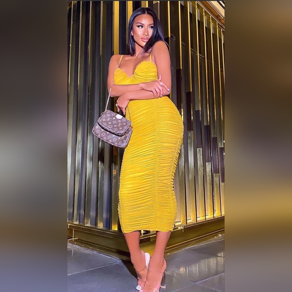 FASHION NOVA sexy, yellow dress • XS